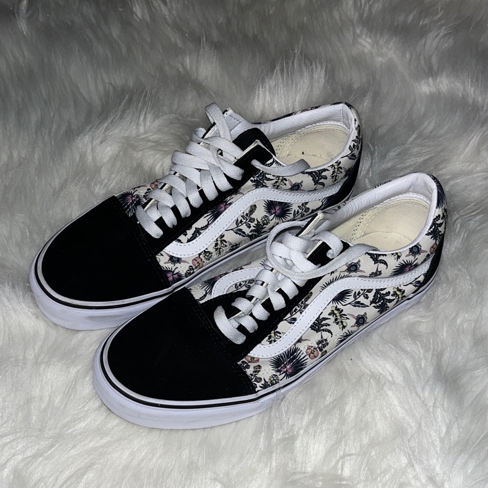 Vans Women's Black and White Floral Sneakers